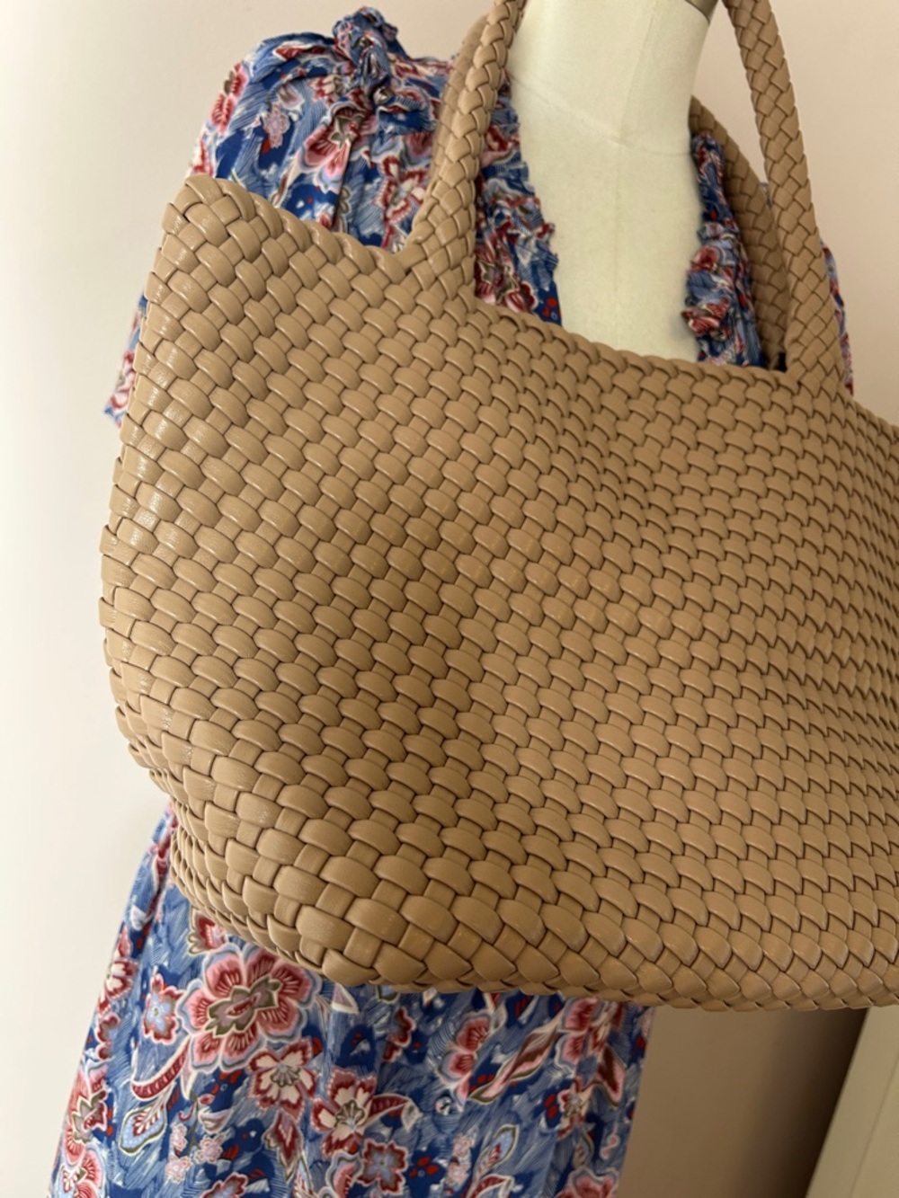 Beige Faux leather Woven Tote Handbag in Taupe mid size sturdy trendy bag - Picture 8 of 16